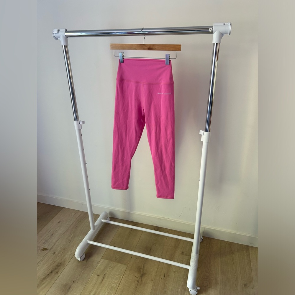 NWOT Spiritual Gangster‎ Hot Pink Capri Leggings Size Small